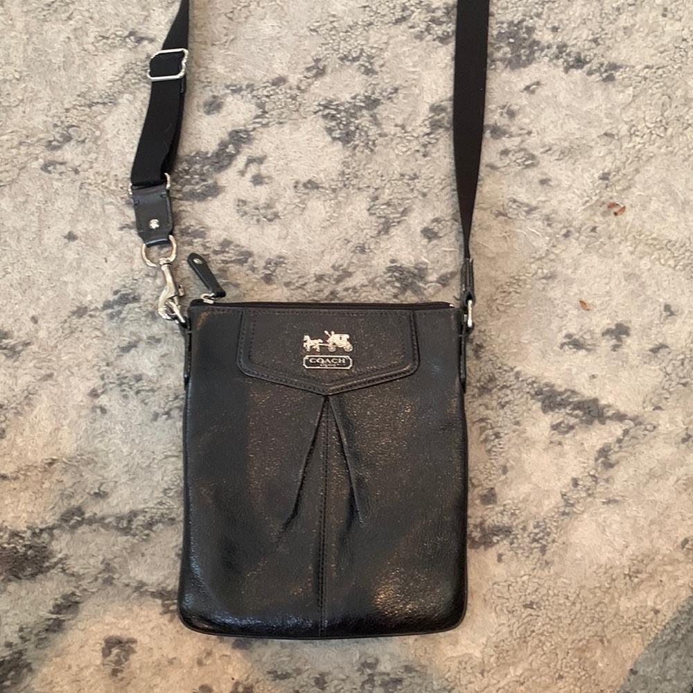 Gently used like new old style Coach crossbody